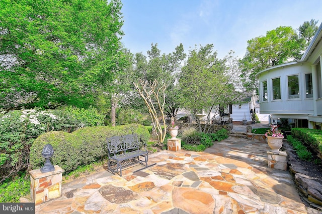 3634 Chain Bridge Rd, Fairfax, VA 22030 - view of patio / terrace