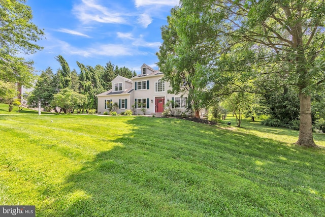 5 Yarmouth Ln, Downingtown, PA 19335 - view of front of house featuring a front lawn