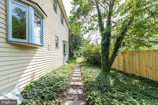 559 Maple Ave, Doylestown, PA 18901 - view of yard