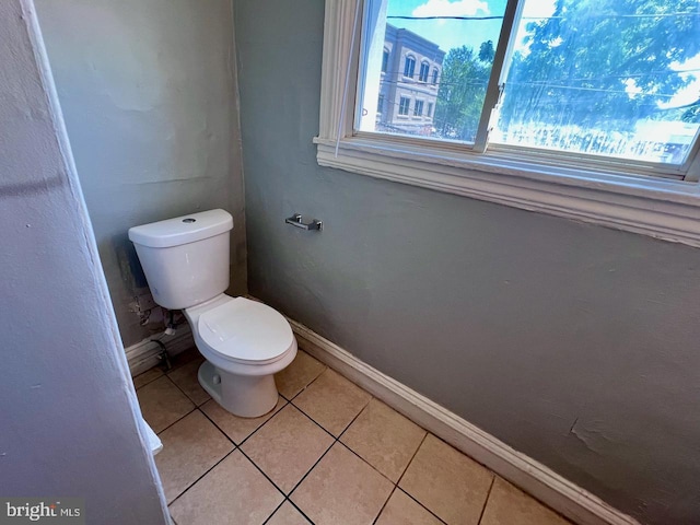 305 Delamore Pl, Wilmington, DE 19805 - bathroom featuring healthy amount of natural light and tile patterned flooring