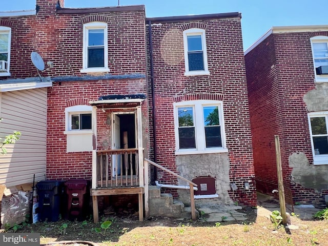 305 Delamore Pl, Wilmington, DE 19805 - back of property with brick siding