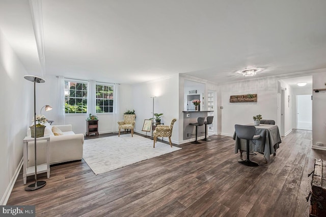 349 Homeland Southway Unit 1A, Baltimore, MD 21212 - living room featuring wood finished floors and baseboards