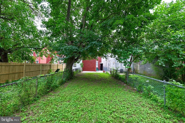 68 Locust St, Lancaster, PA 17602 - view of fenced yard