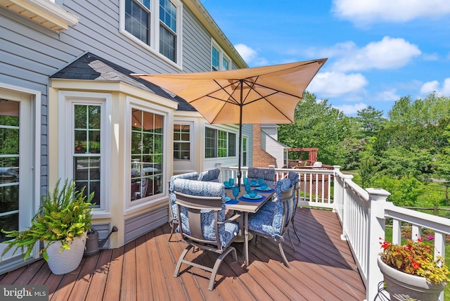 10207 Daylily Ct, Manassas, VA 20110 - deck with outdoor dining space