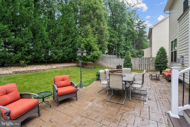 5696 Liberty Manor Cir, Woodbridge, VA 22193 - view of patio featuring outdoor dining area