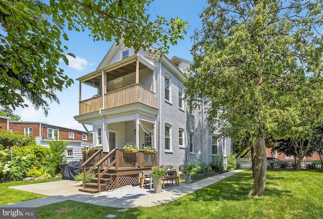 30 Race Ave, Lancaster, PA 17603 - view of front of home with a balcony