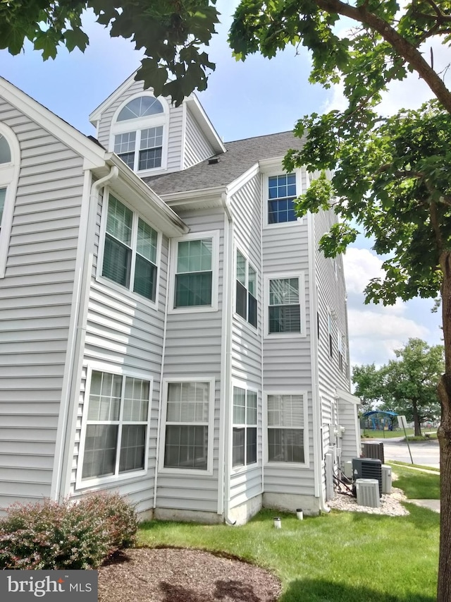 14007 Vista Dr Unit 30, Laurel, MD 20707 - rear view of property with a yard