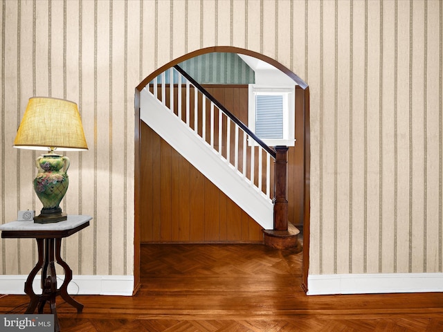 5000 Levindale Rd, Baltimore, MD 21215 - stairs featuring wallpapered walls and arched walkways