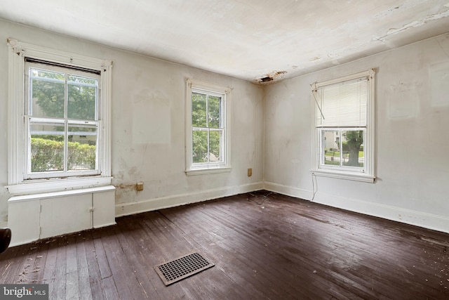 527 Berwyn Baptist Rd, Berwyn, PA 19312 - spare room featuring hardwood / wood-style flooring and baseboards