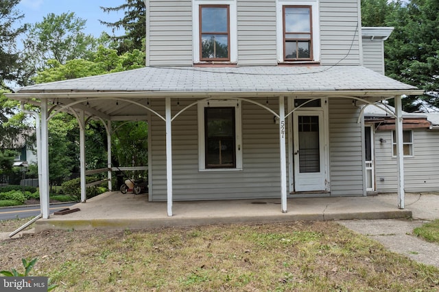 527 Berwyn Baptist Rd, Berwyn, PA 19312 - view of front facade featuring roof with shingles