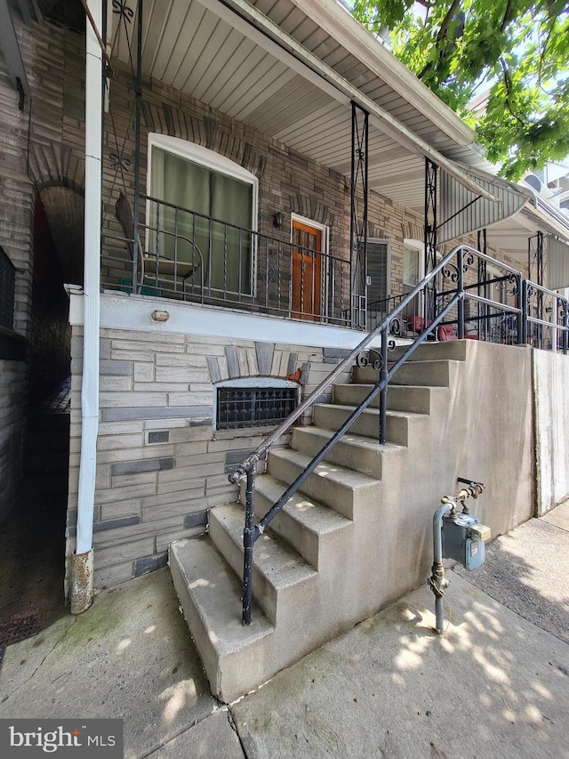 329 N 13th St, Reading, PA 19604 - entrance to property featuring stone siding