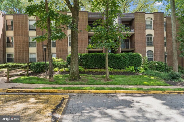 3376 Woodburn Rd Unit 23, Annandale, VA 22003 - view of apartment building / complex