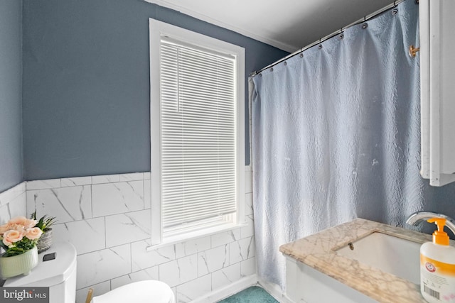 330 N 13th St, Reading, PA 19604 - full bath with toilet and a sink