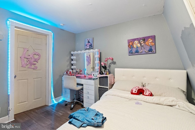 330 N 13th St, Reading, PA 19604 - bedroom featuring wood finished floors and baseboards