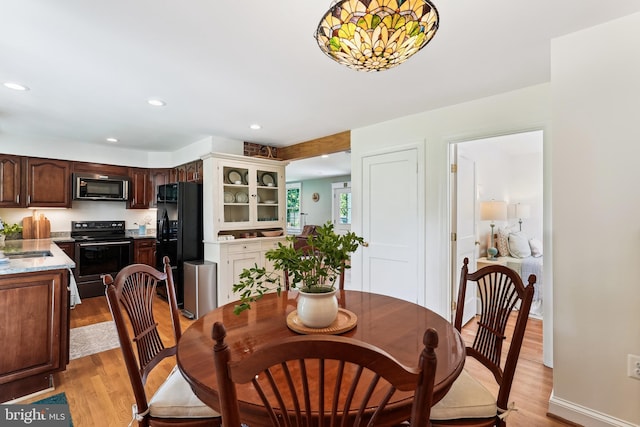 720 E Stephens Ln, Purcellville, VA 20132 - dining room featuring light wood-style floors and recessed lighting