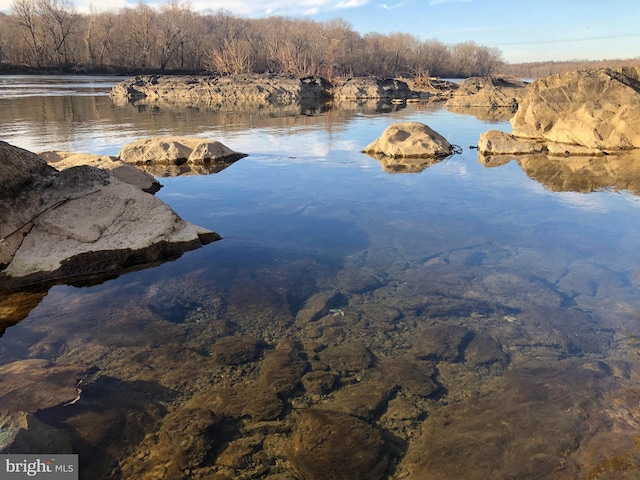 720 E Stephens Ln, Purcellville, VA 20132 - water view