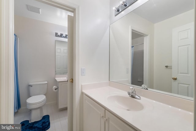21411 Emerald Dr, Germantown, MD 20876 - full bath featuring tile patterned flooring, vanity, and curtained shower