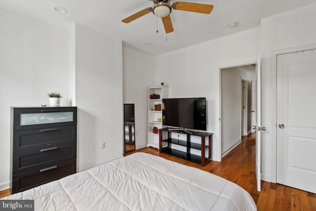 1645 S Carlisle St, Philadelphia, PA 19145 - bedroom featuring wood finished floors and a ceiling fan
