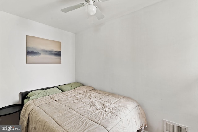 1645 S Carlisle St, Philadelphia, PA 19145 - bedroom featuring a ceiling fan