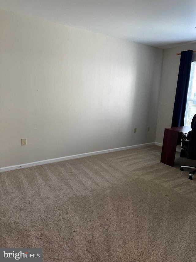 2204 Westcourt Ln Unit 313, Herndon, VA 20170 - unfurnished room with carpet flooring and a desk