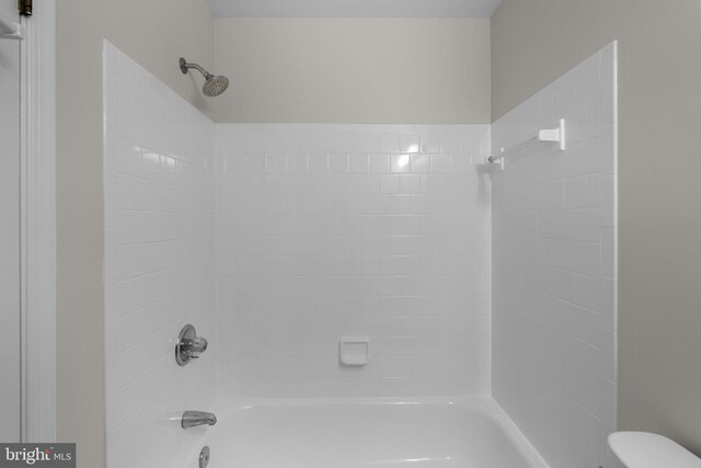 6212 Monroe Ave, Sykesville, MD 21784 - full bath with shower / bathtub combination