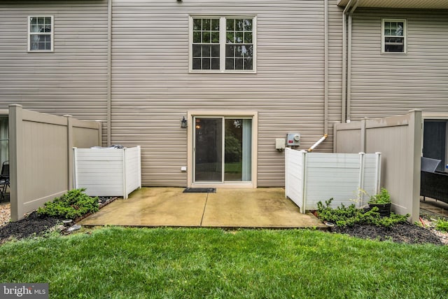 1773 Kings Arms Ct, New Cumberland, PA 17070 - rear view of property featuring a patio area