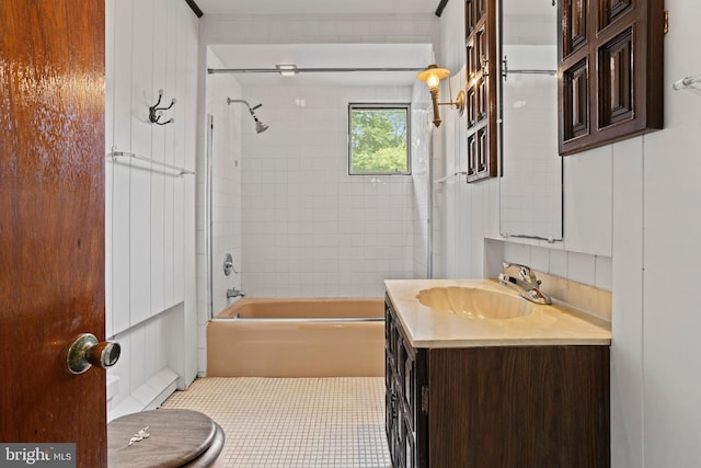 210 S Pennell Rd, Media, PA 19063 - bathroom featuring vanity and shower / tub combination