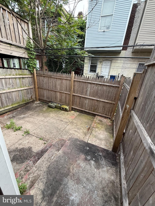 3844 N Franklin St, Philadelphia, PA 19140 - fenced backyard featuring a patio