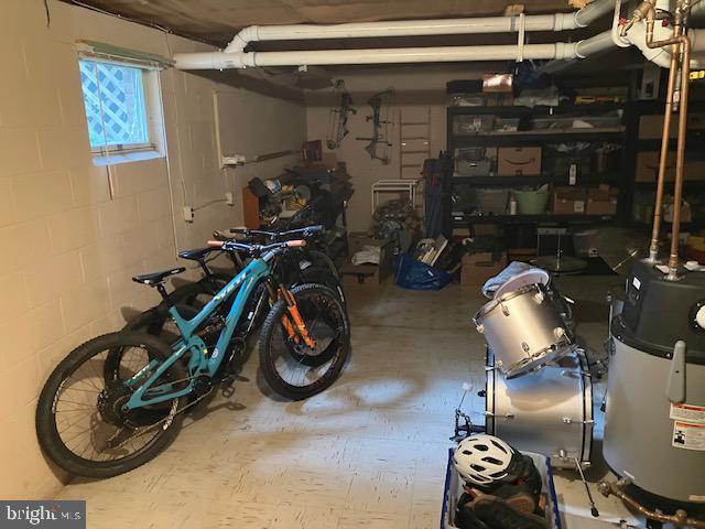 409 Rhoda Dr, Lancaster, PA 17601 - garage featuring water heater