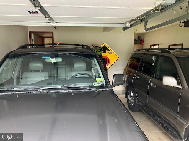 409 Rhoda Dr, Lancaster, PA 17601 - view of garage