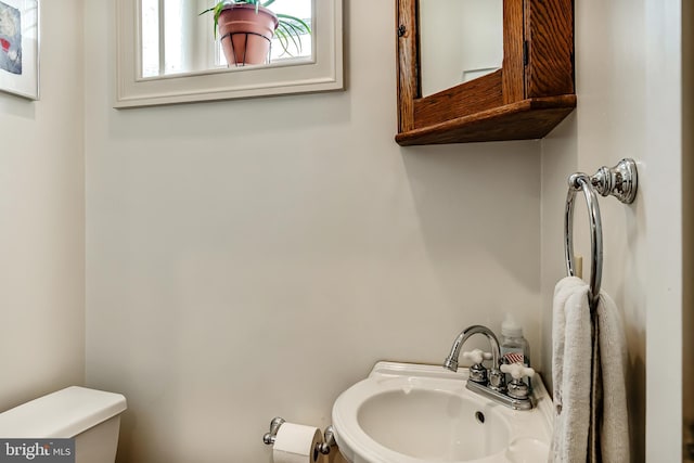 2101 Wallace St, Philadelphia, PA 19130 - half bath with toilet and a sink