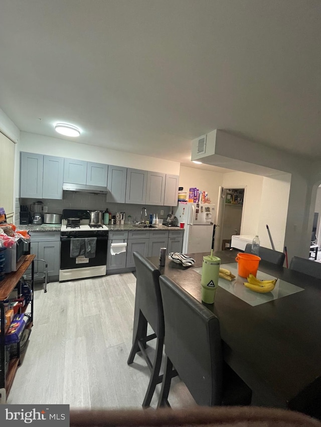 6207 Cardiff St, Philadelphia, PA 19149 - dining area featuring light wood-type flooring