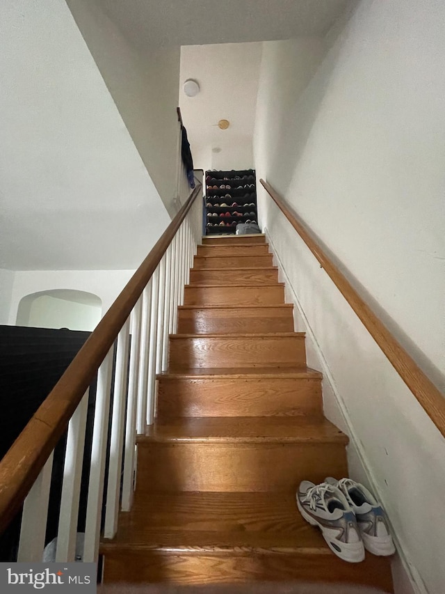 6207 Cardiff St, Philadelphia, PA 19149 - view of stairway