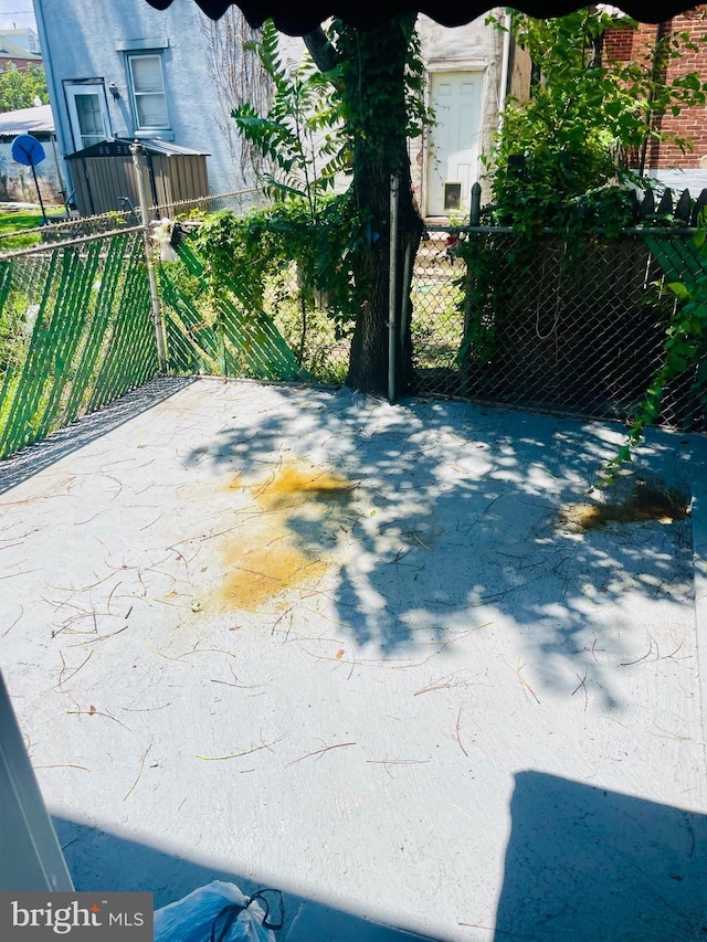 213 N Willow St, Gloucester City, NJ 08030 - view of sport court