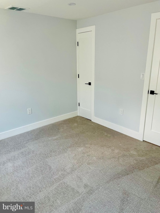 213 N Willow St, Gloucester City, NJ 08030 - empty room featuring carpet flooring and baseboards