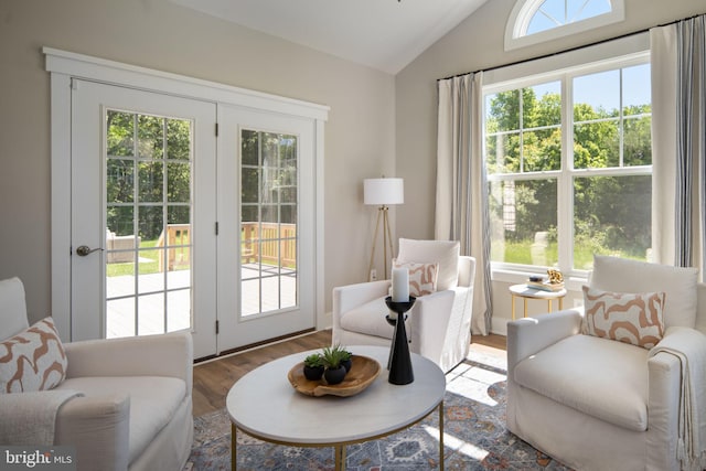 23 Old, Banks, Fredericksburg, VA 22406 - sitting room with lofted ceiling and wood finished floors