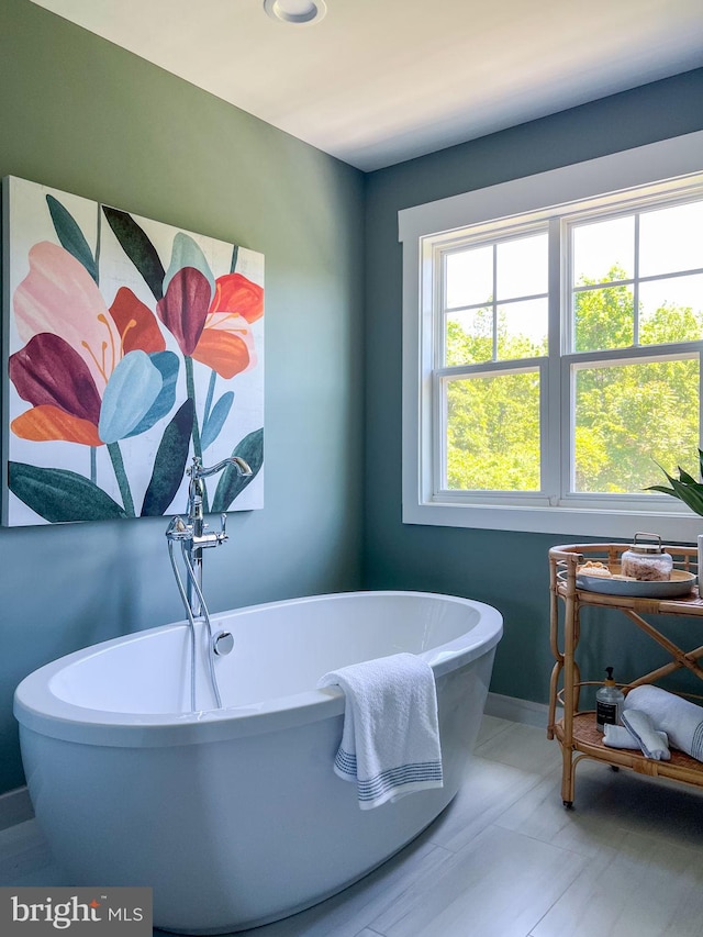 23 Old, Banks, Fredericksburg, VA 22406 - full bath featuring a soaking tub and baseboards
