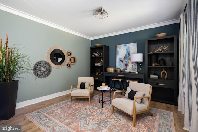 23 Old, Banks, Fredericksburg, VA 22406 - sitting room with ornamental molding and wood finished floors