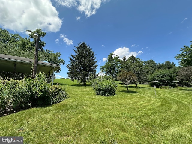 7819 Mentzer Gap Rd, Waynesboro, PA 17268 - view of grassy yard