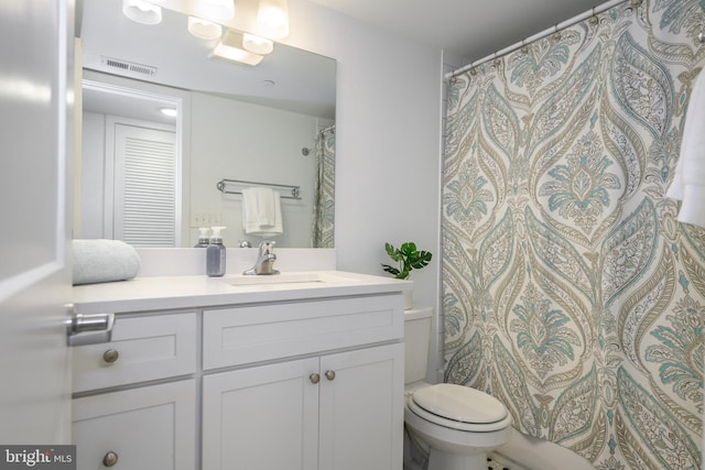 770 Fairview Ave Unit 770D, Annapolis, MD 21403 - full bath with vanity and curtained shower