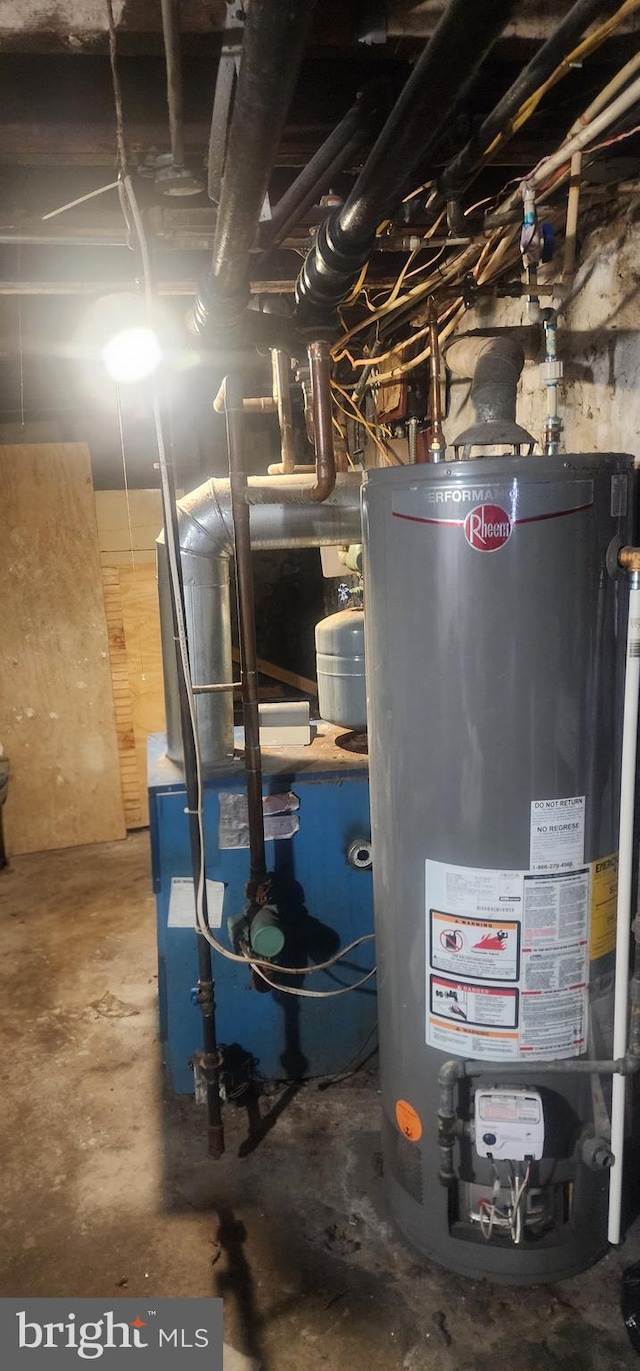 2308 W Mosher St, Baltimore, MD 21216 - utilities featuring water heater and a heating unit