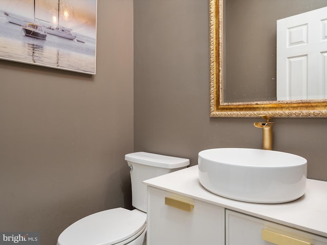1015 S Creek View Ct, Churchton, MD 20733 - half bath with toilet and vanity