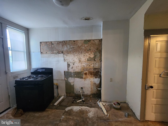 3137 Oakford Ave, Baltimore, MD 21215 - kitchen featuring gas stove