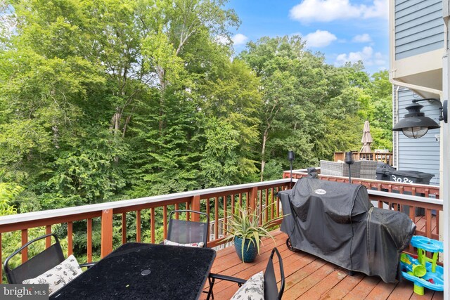 3086 Bridgeton Ct, Woodbridge, VA 22192 - wooden deck with a grill