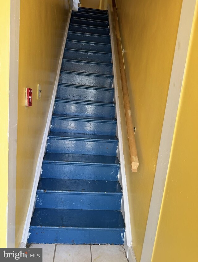 669 Long Ln, Upper Darby, PA 19082 - view of stairs