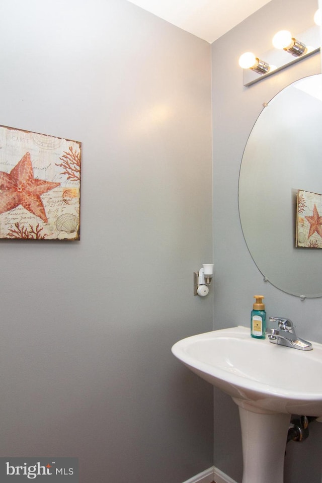 5997 Florey Rd, Hanover, MD 21076 - bathroom with a sink