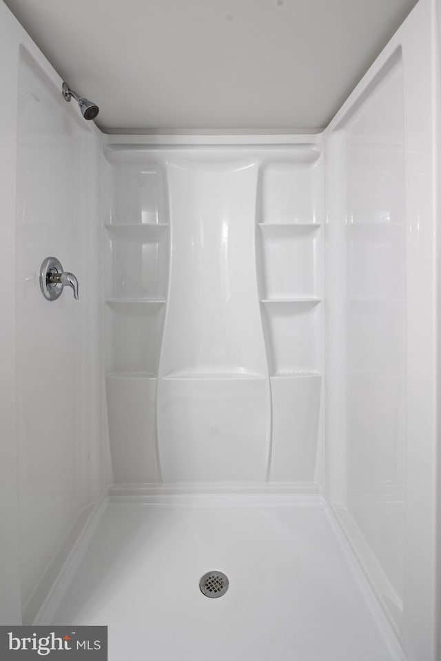 8207 Rockdale Ave, Baltimore, MD 21244 - full bath with a shower