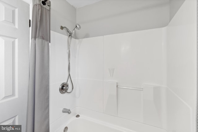 31 Gallaway Ln, Willingboro, NJ 08046 - full bathroom with shower / tub combo with curtain