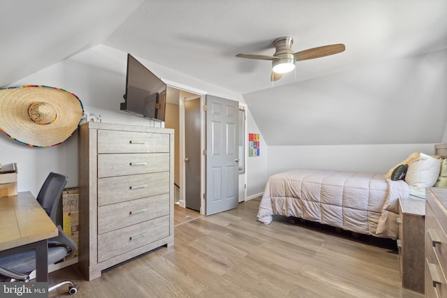 31 Gallaway Ln, Willingboro, NJ 08046 - bedroom featuring vaulted ceiling, light wood-style flooring, an office area, and a ceiling fan