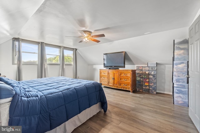 31 Gallaway Ln, Willingboro, NJ 08046 - bedroom featuring vaulted ceiling, light wood-style floors, and a ceiling fan